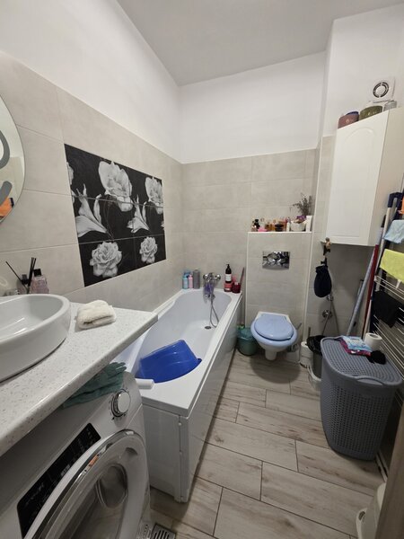 Titanul Nou, Nicolae Teclu, pe Drumul Gura Crivatului, centrala, parcare,